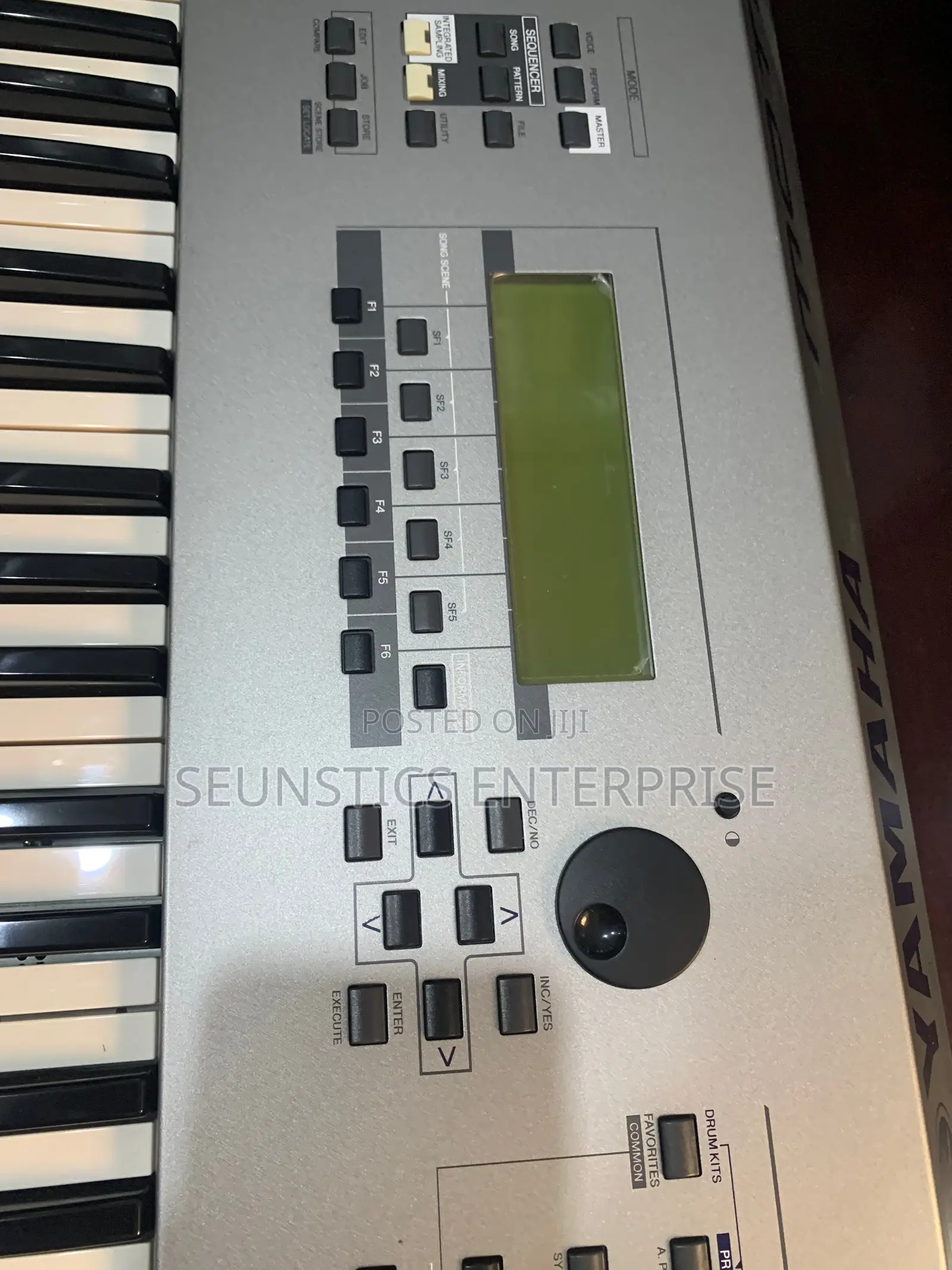 Quality Yamaha Motif 6 Workstation Keyboard/Piano