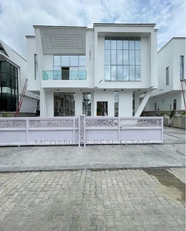 5bdrm Duplex in Idado for sale