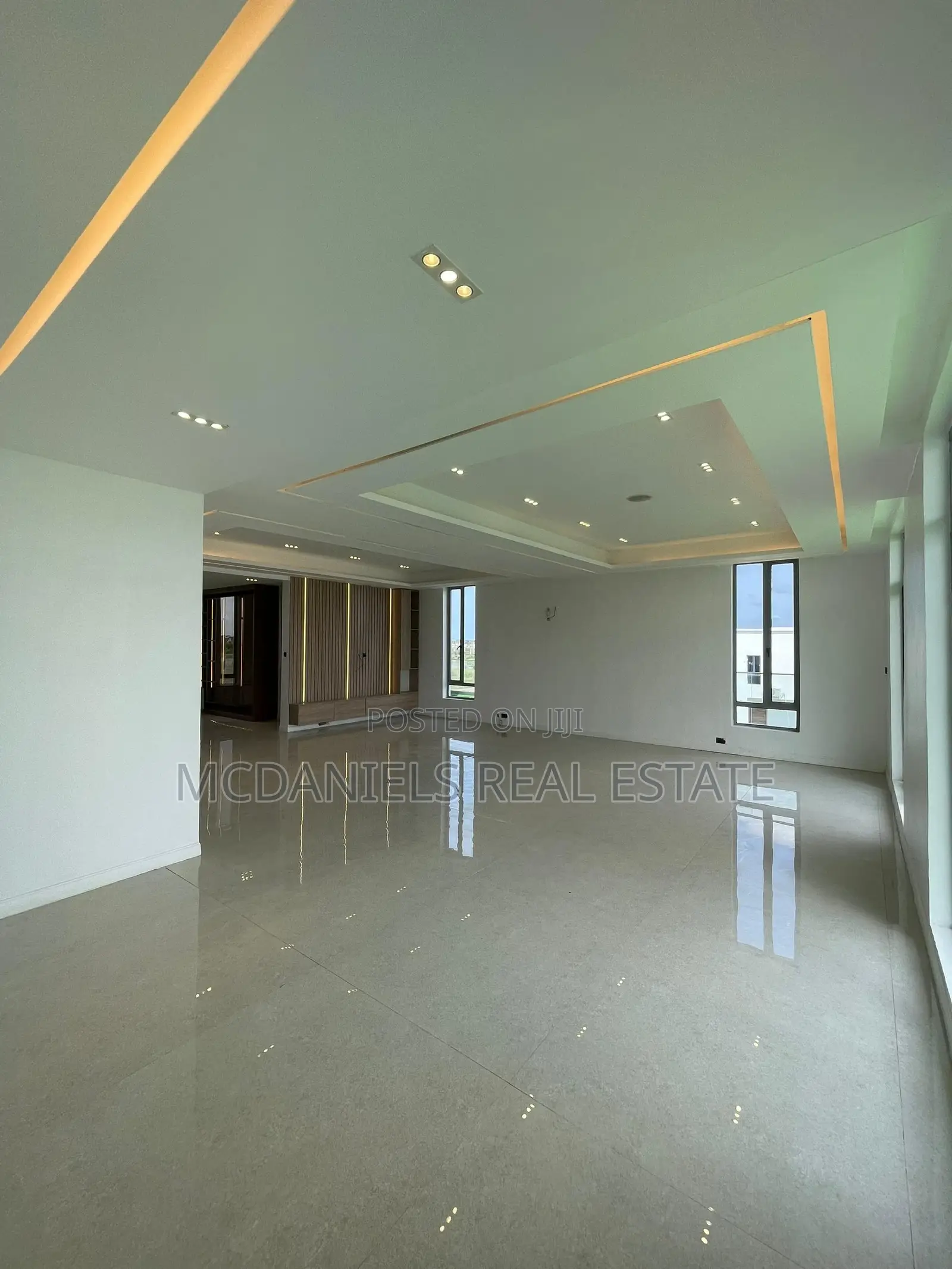 5bdrm Duplex in Osapa london for sale