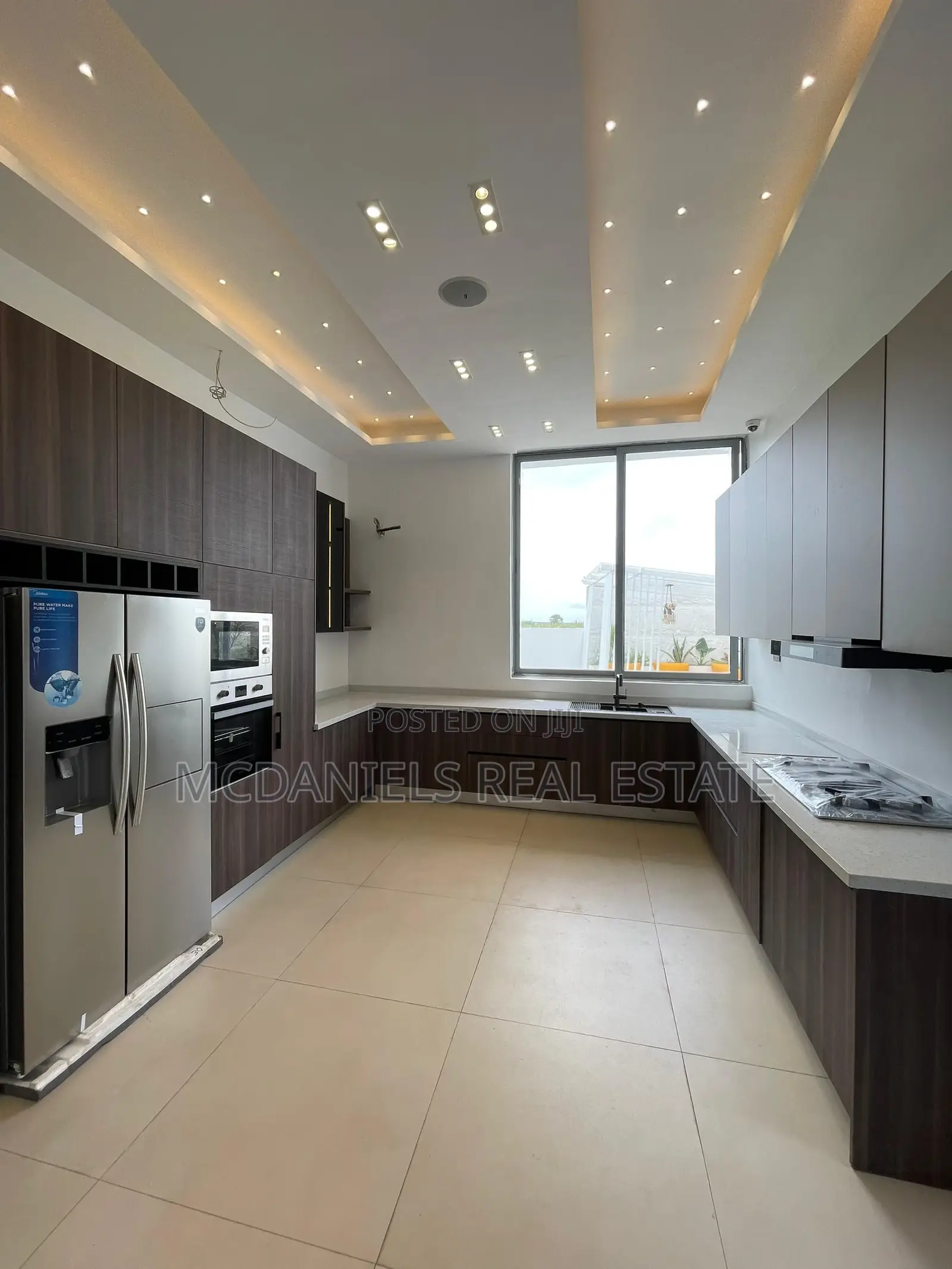 5bdrm Duplex in Osapa london for sale