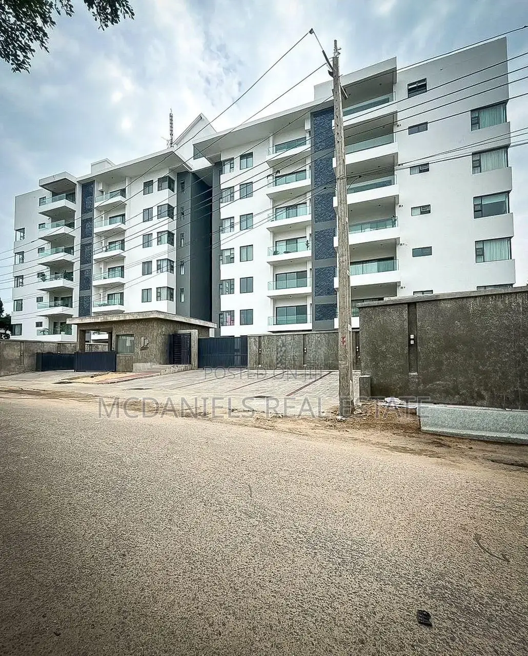 2bdrm Apartment in Adeola Odeku for sale