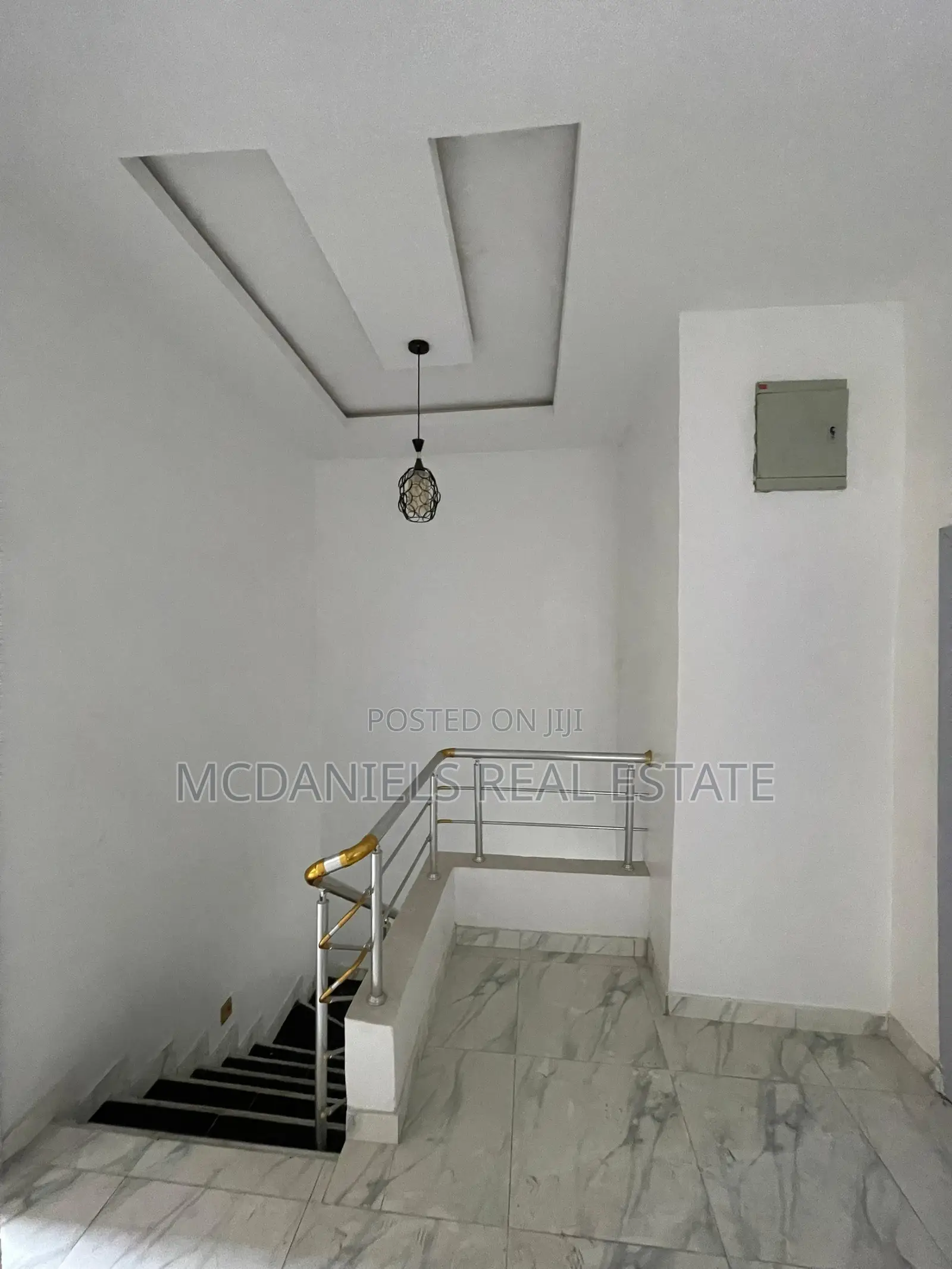 4bdrm Duplex in Chevron for sale