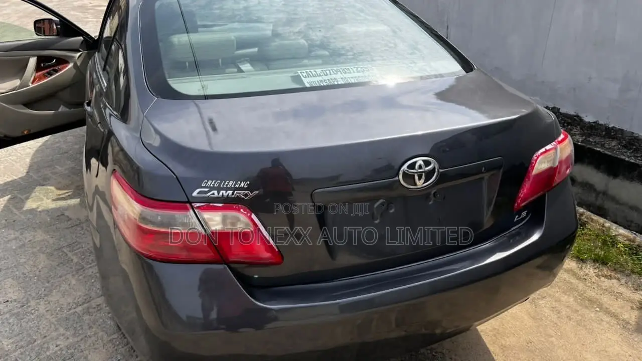 Toyota Camry 2.4 XLE 2008 Gray