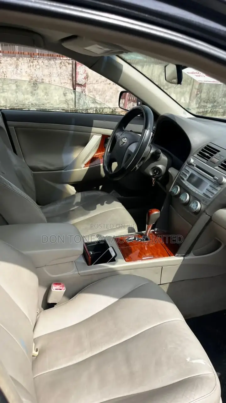 Toyota Camry 2.4 XLE 2008 Gray