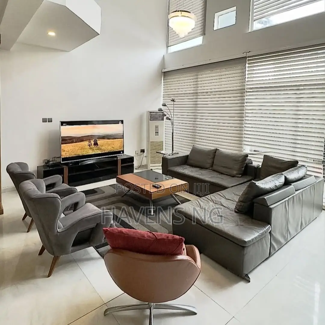 Magnificent 4-Bedroom Duplex With Pool Scenic Views