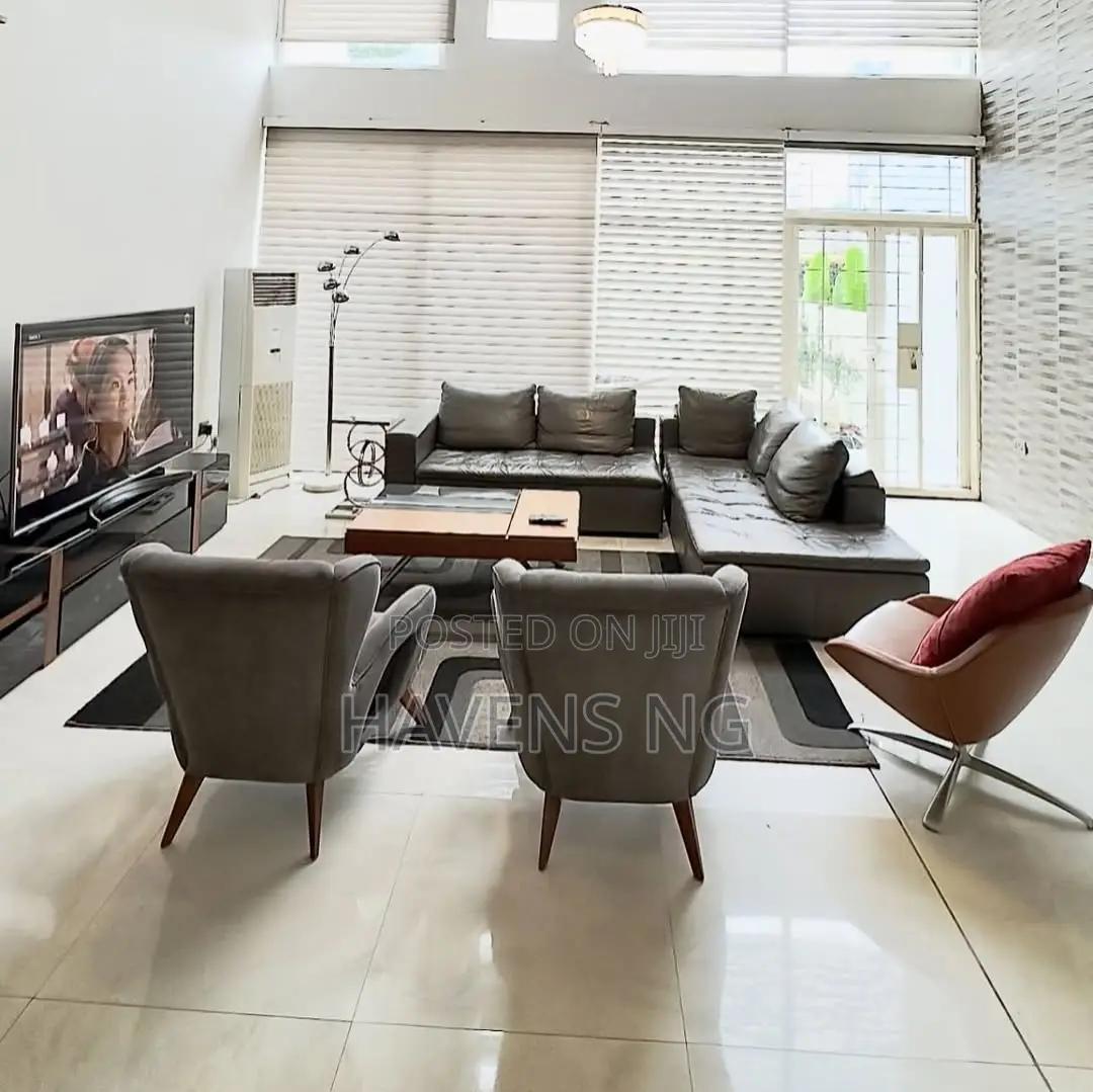 Magnificent 4-Bedroom Duplex With Pool Scenic Views
