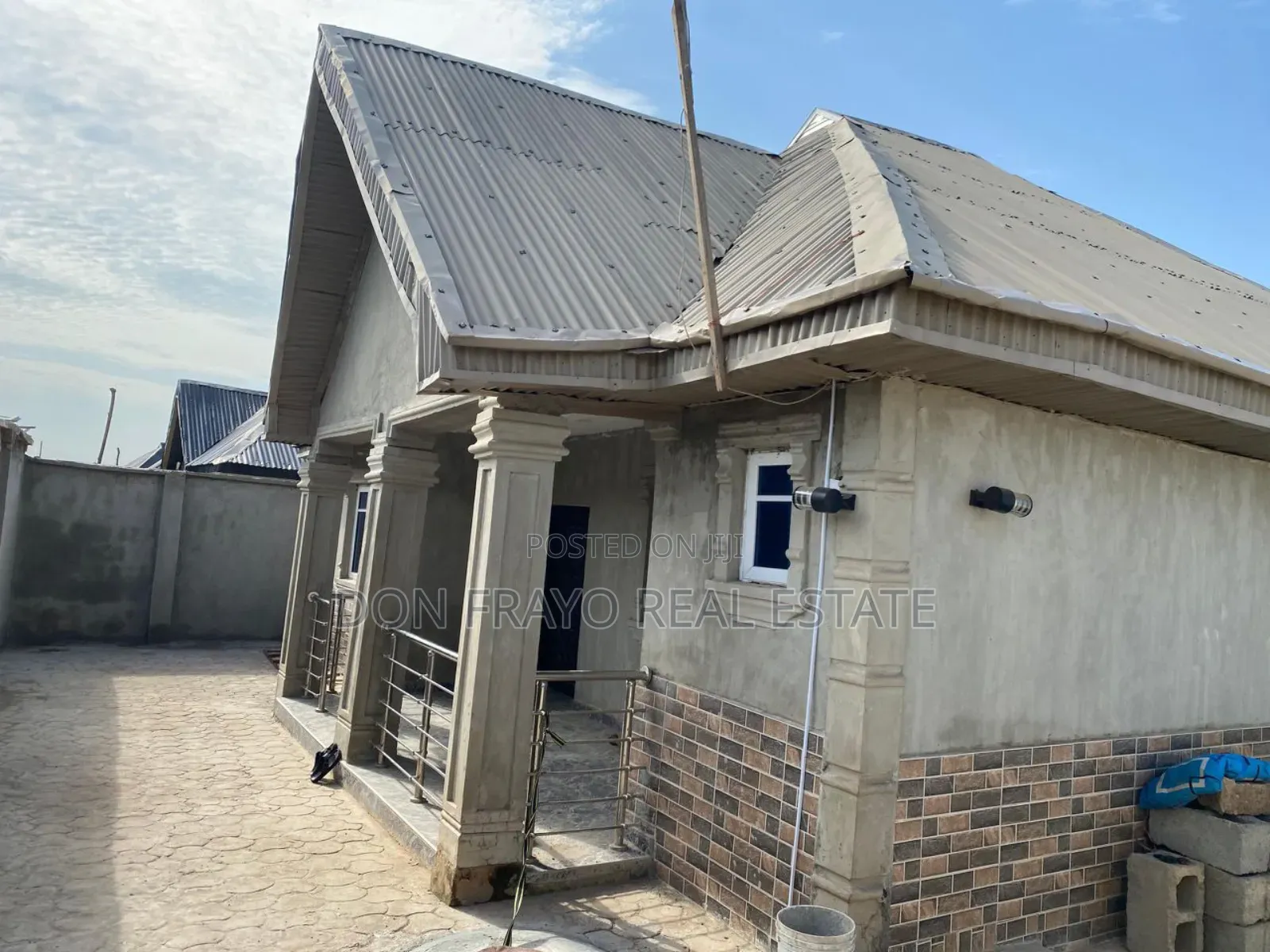 3bdrm Bungalow in Ayegun, Academy, Olomi for sale