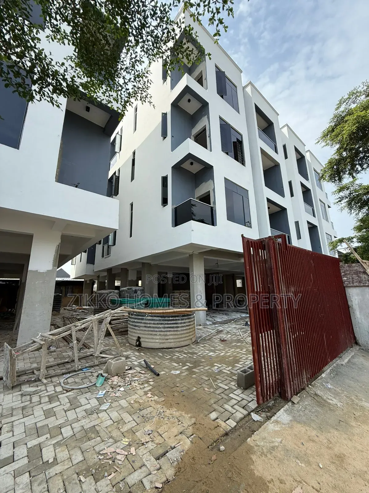 2bdrm Apartment in Ologolo Lekki for sale