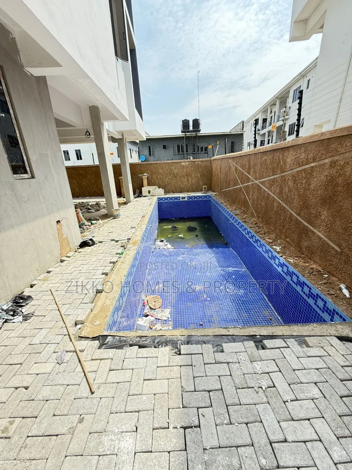2bdrm Apartment in Ologolo Lekki for sale