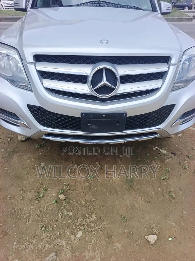 Mercedes-Benz GLK-Class Base GLK 350 4dr AWD 4MATIC (3.5L 6cyl 7A) 2015