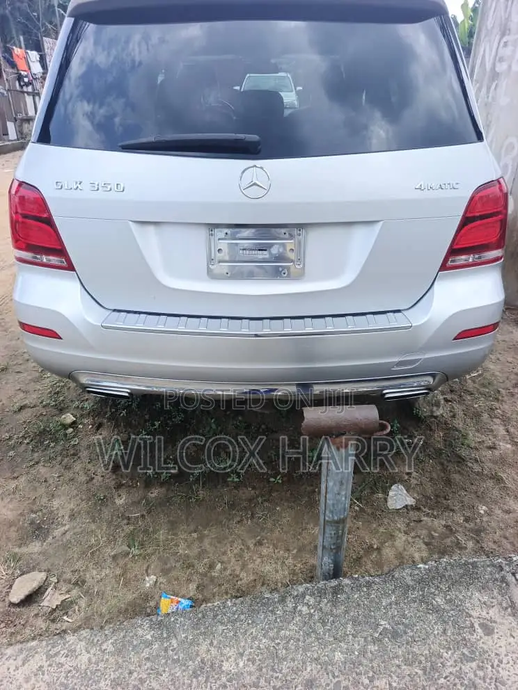 Mercedes-Benz GLK-Class Base GLK 350 4dr AWD 4MATIC (3.5L 6cyl 7A) 2015