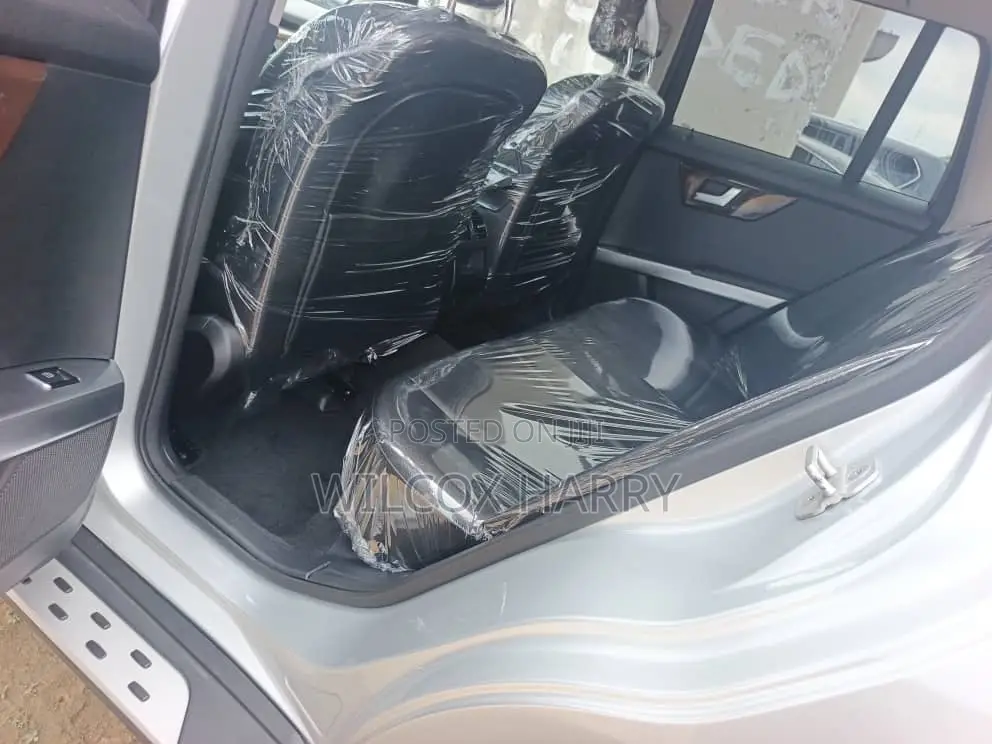 Mercedes-Benz GLK-Class Base GLK 350 4dr AWD 4MATIC (3.5L 6cyl 7A) 2015
