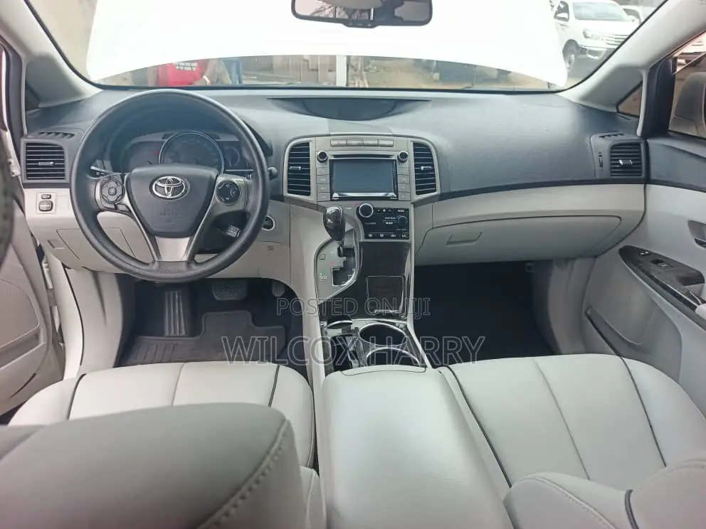 Toyota Venza LE 4dr Wagon AWD (2.7L 4cyl 6A) 2015 White
