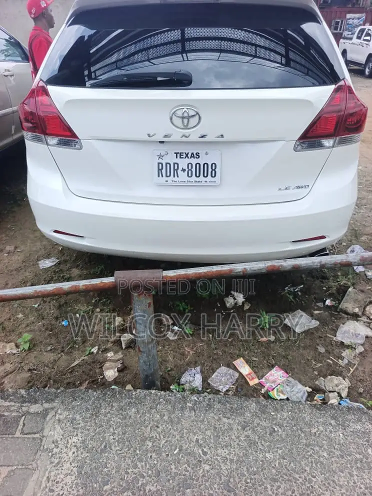 Toyota Venza LE 4dr Wagon AWD (2.7L 4cyl 6A) 2015 White