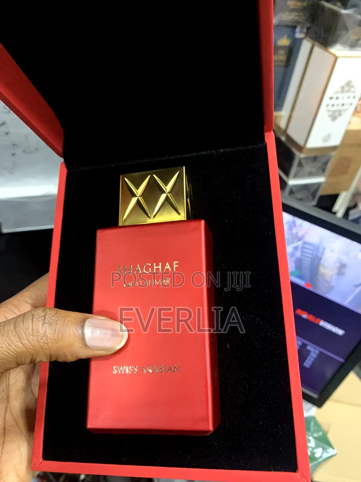 Shaghaf Oud Ahmar by Swiss Arabian, Paris Corner