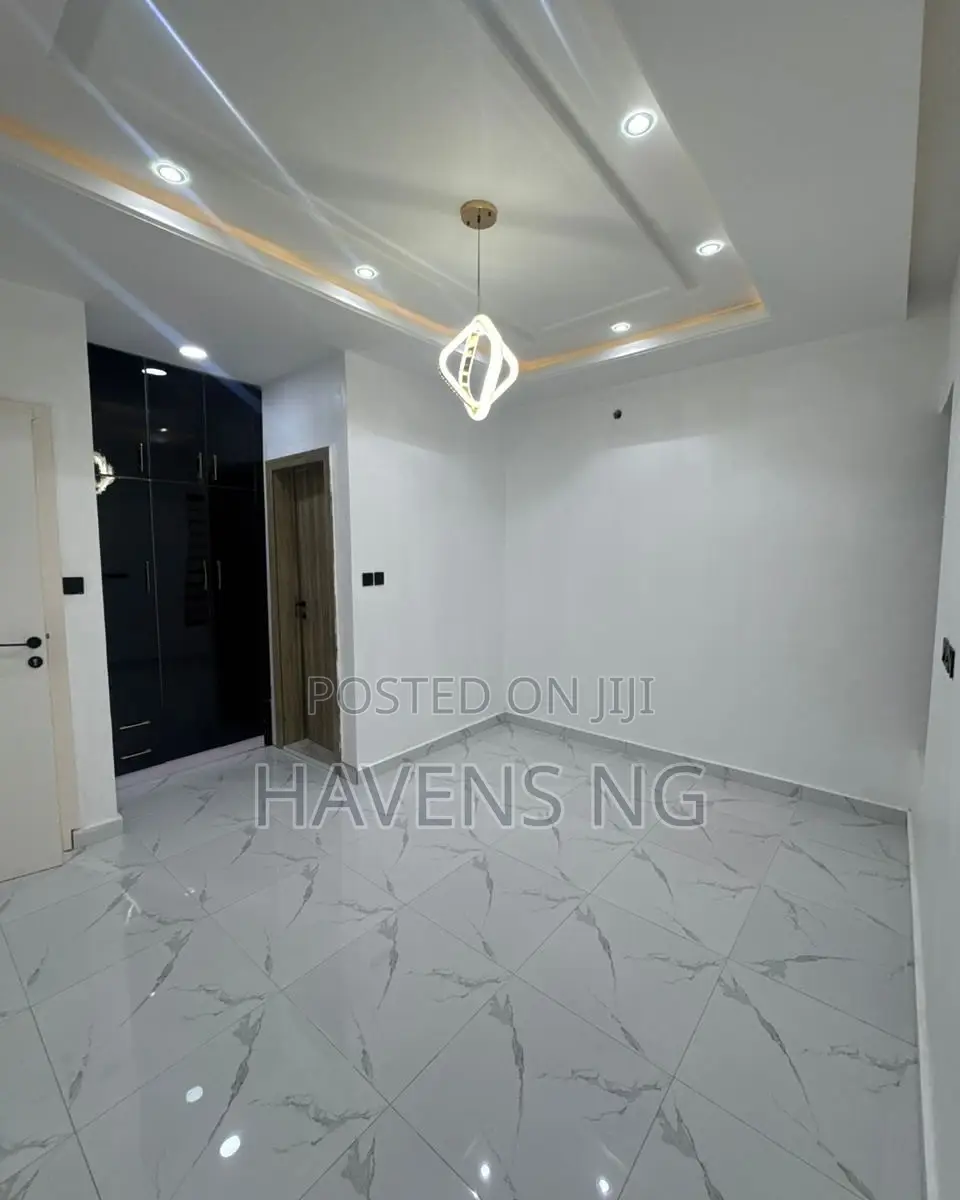 4bdrm Duplex in Eliozu for sale