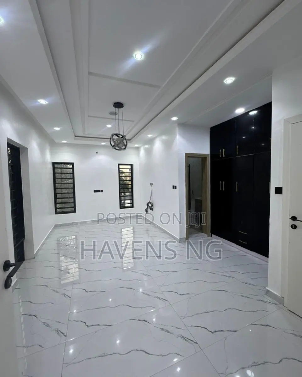 4bdrm Duplex in Eliozu for sale