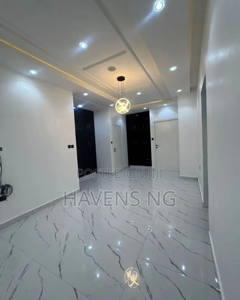 4bdrm Duplex in Eliozu for sale