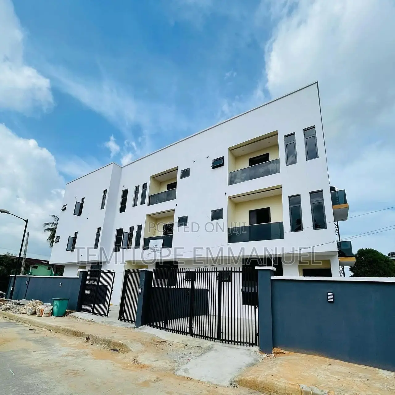 Furnished 4bdrm Duplex in Anthony Village for sale