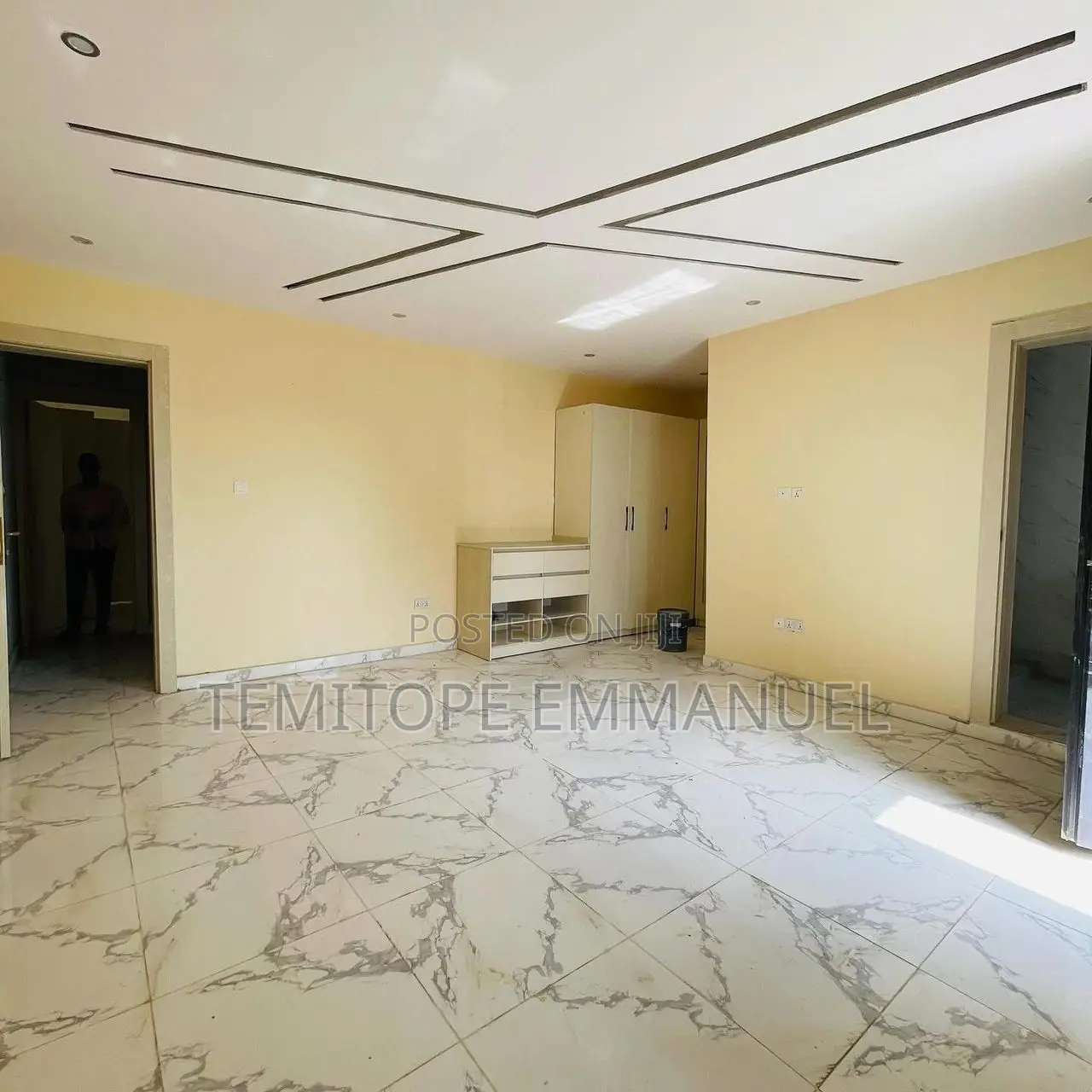 Furnished 4bdrm Duplex in Anthony Village for sale