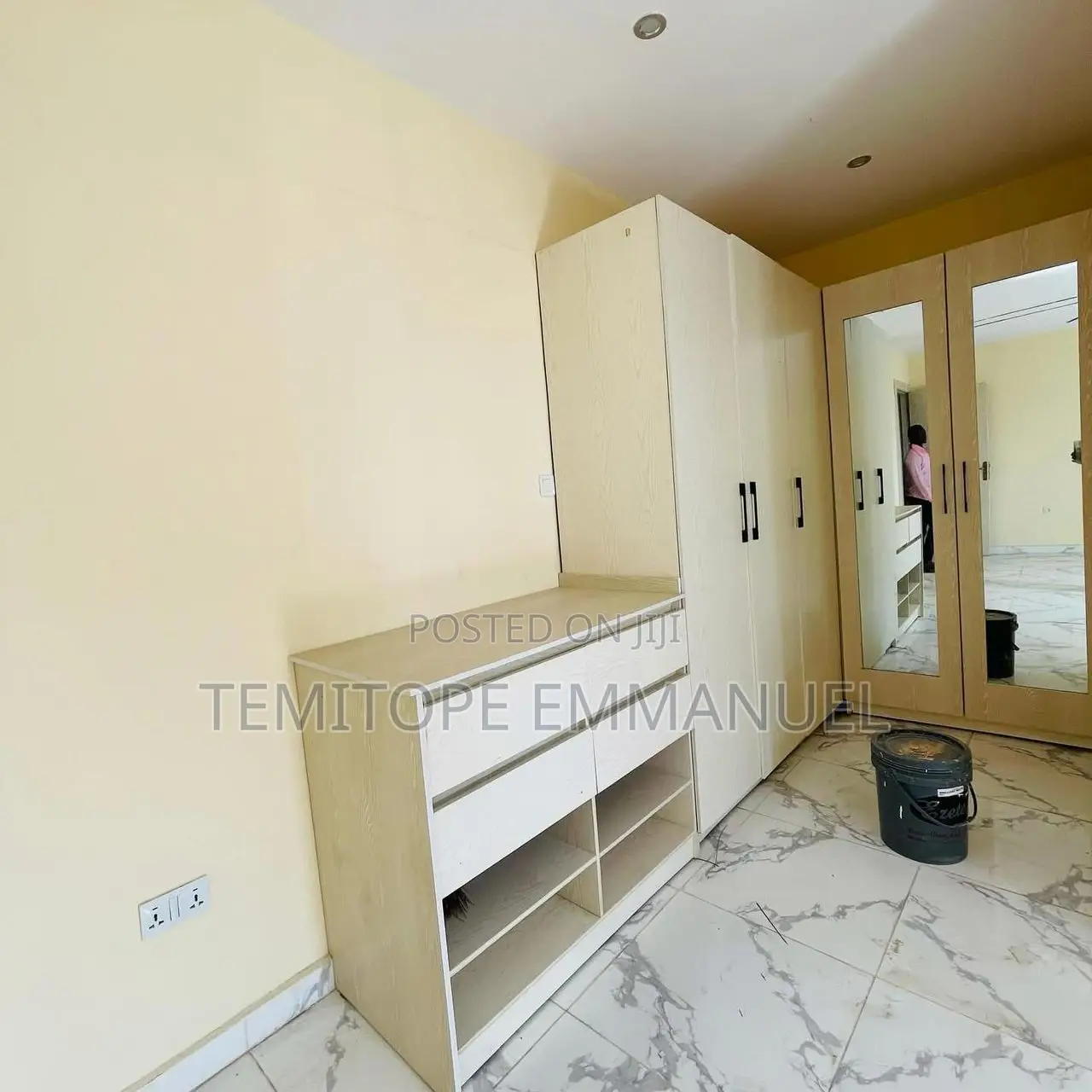 Furnished 4bdrm Duplex in Anthony Village for sale
