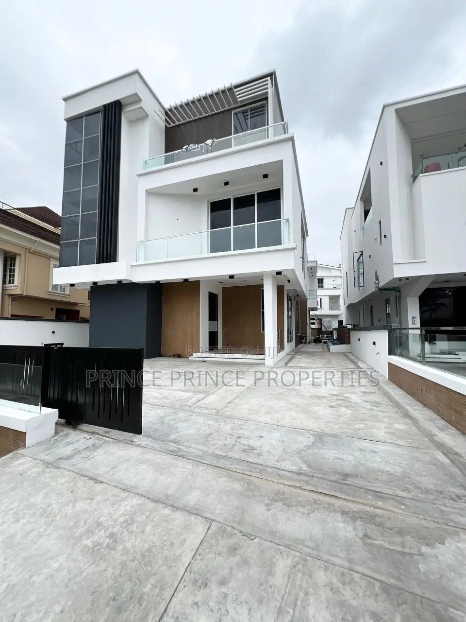 Furnished 5bdrm Duplex in Lekki for sale