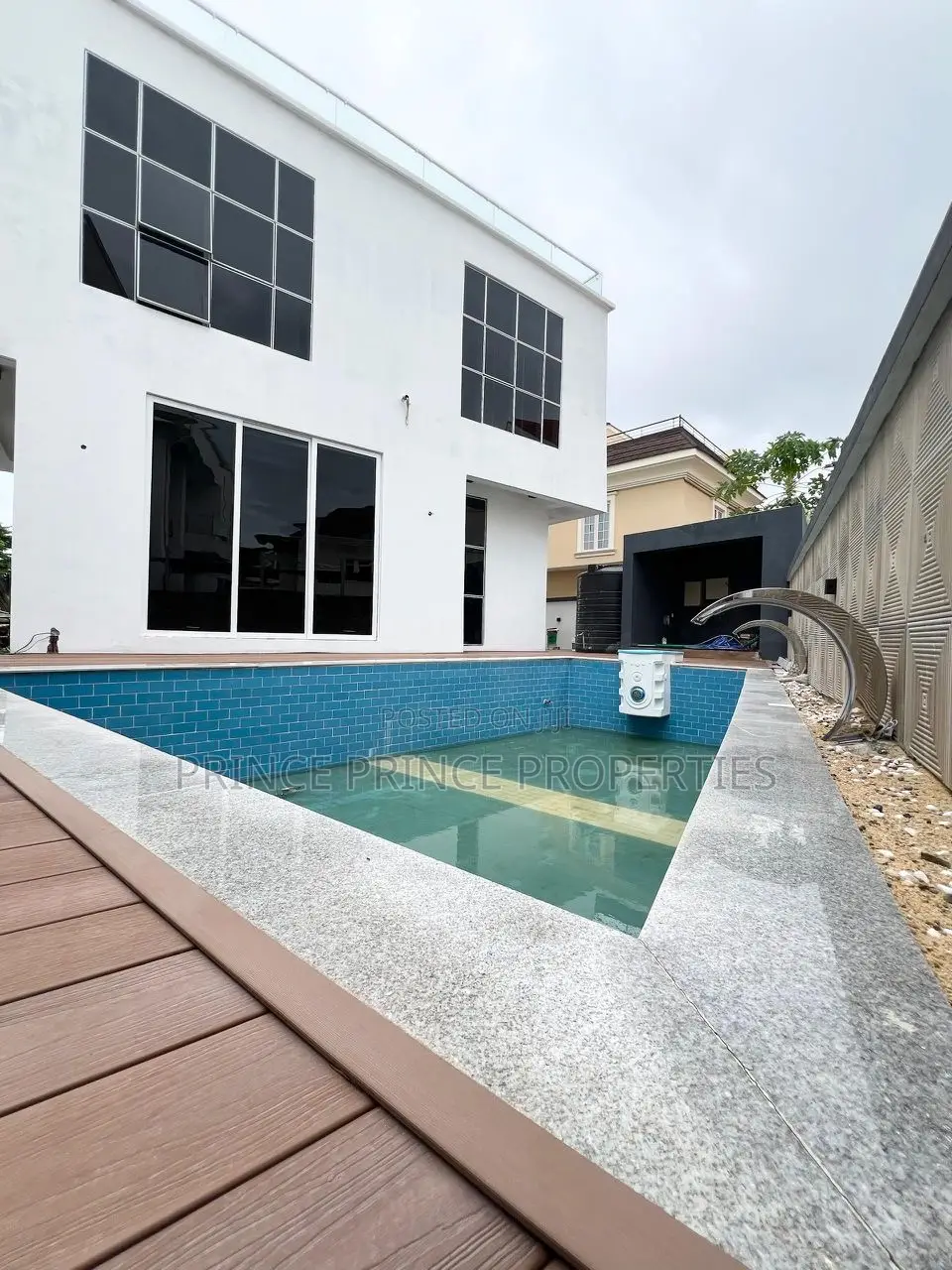 Furnished 5bdrm Duplex in Lekki for sale