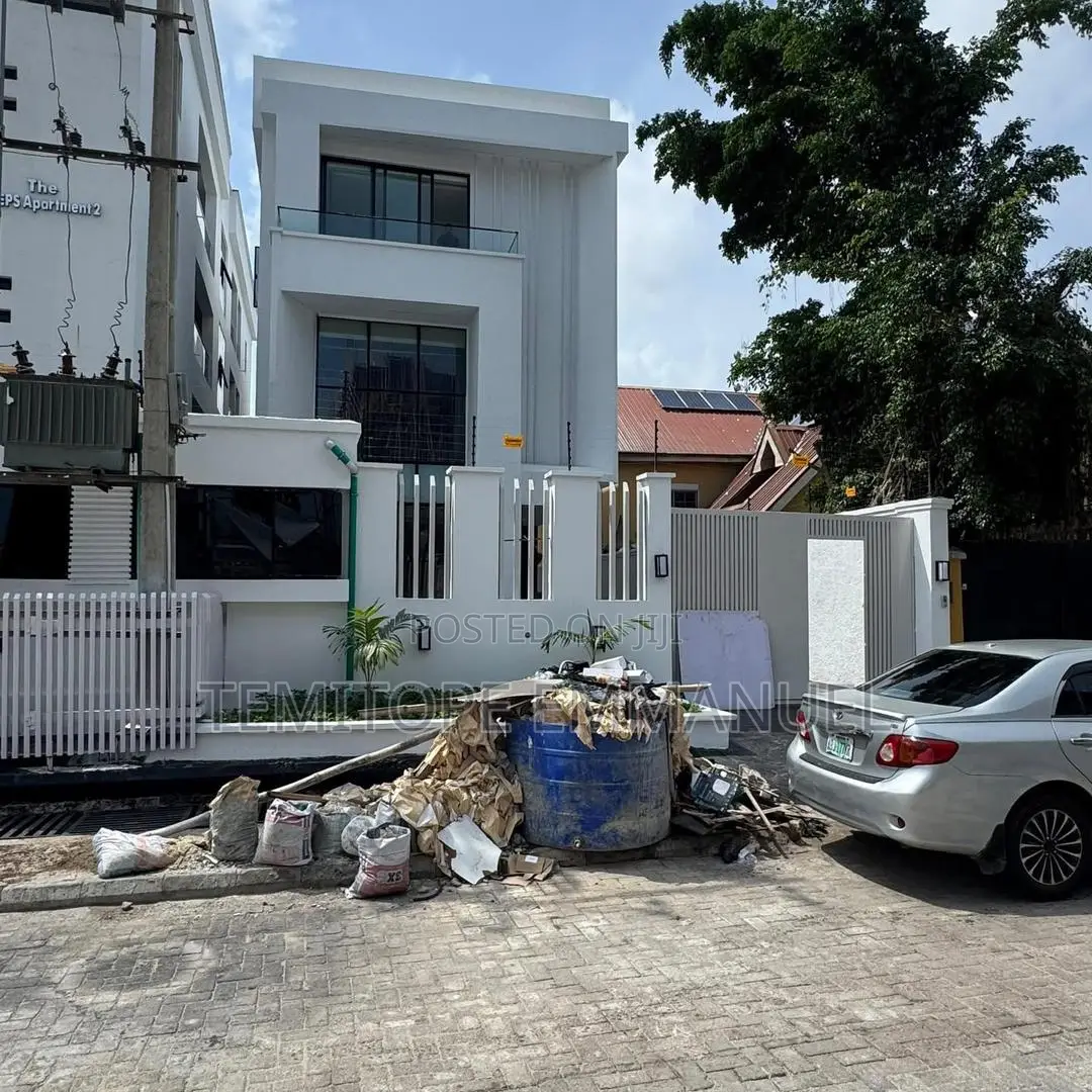 Furnished 4bdrm Duplex in Phase 1 for sale