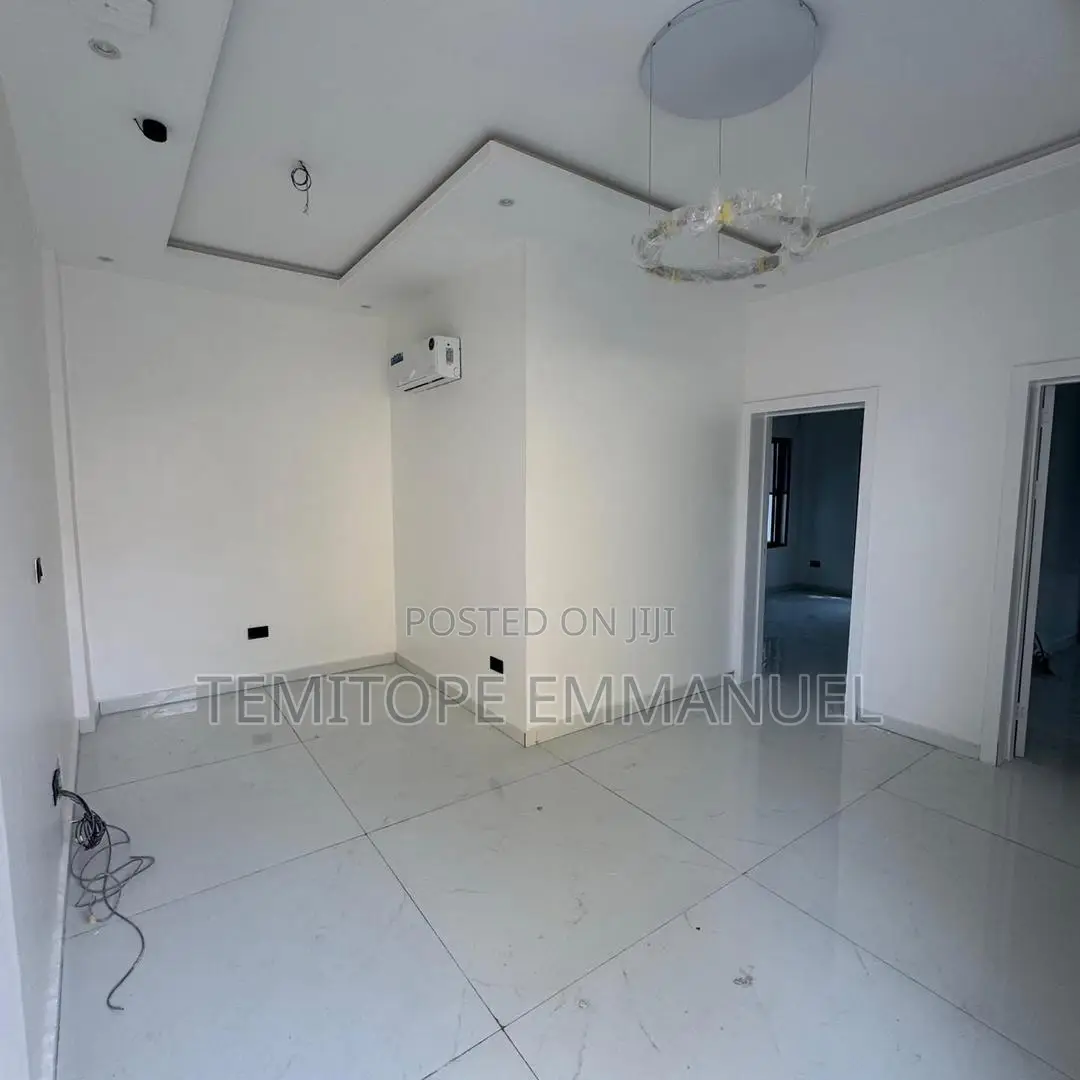 Furnished 4bdrm Duplex in Phase 1 for sale