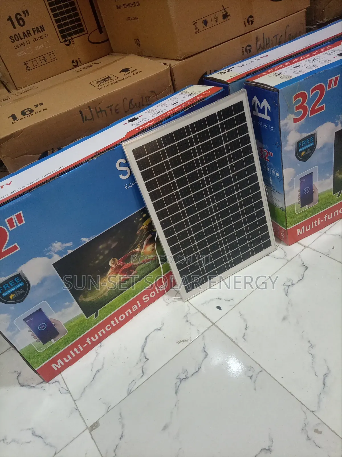 Leku 32"Solar Television With One Year Warranty.