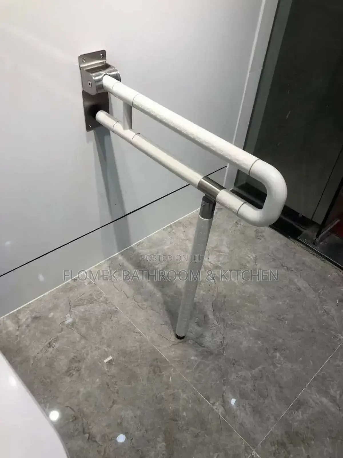 Safety Hand Grip With Floor Support