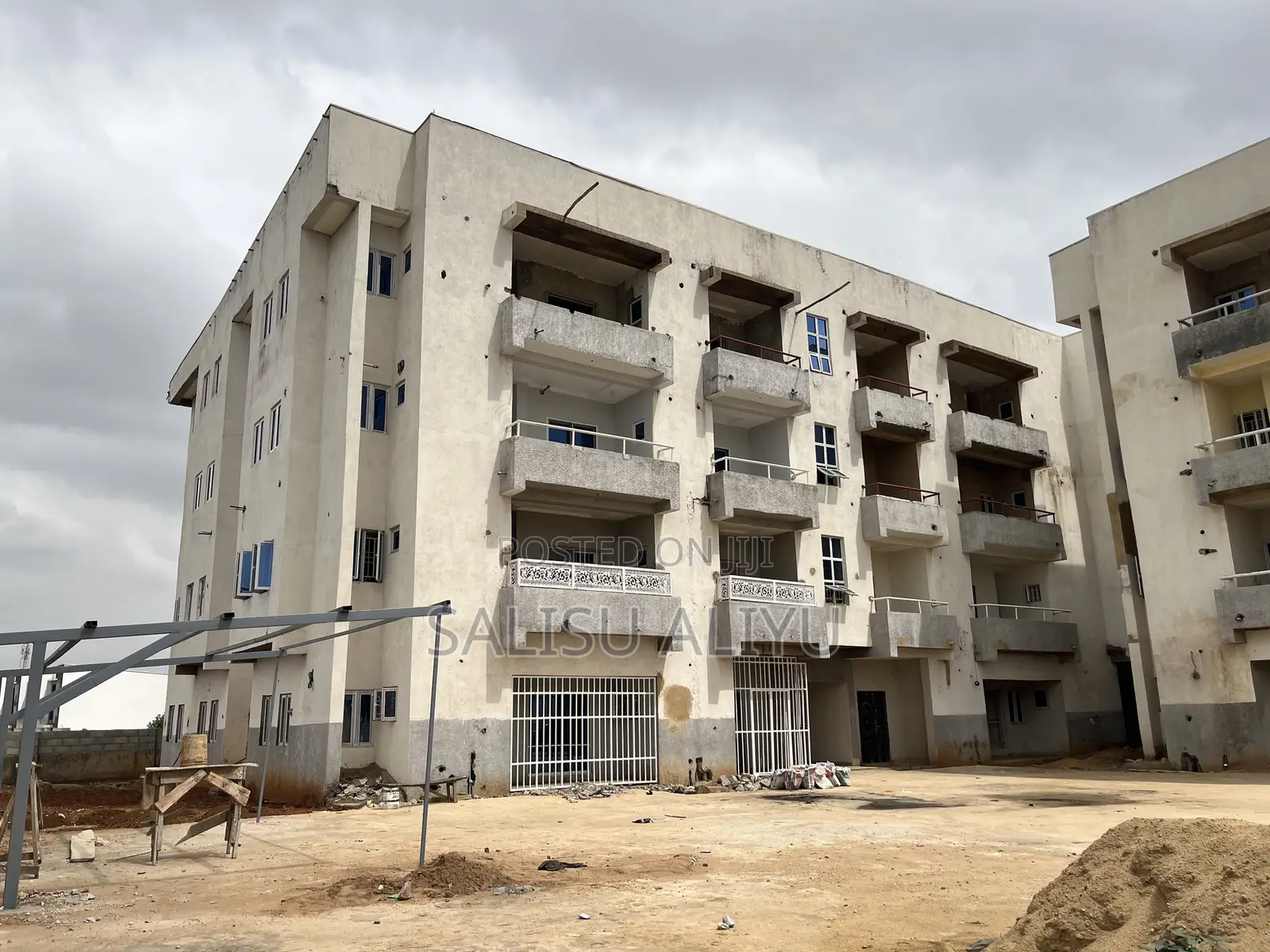 3bdrm Block of Flats in Life Camp for sale