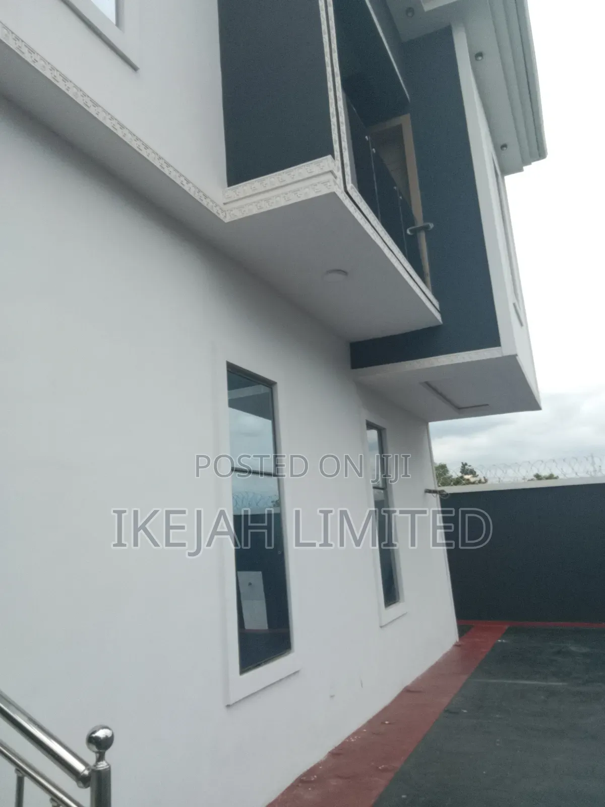 3bdrm Apartment in Omole Phase 1 Gra for sale