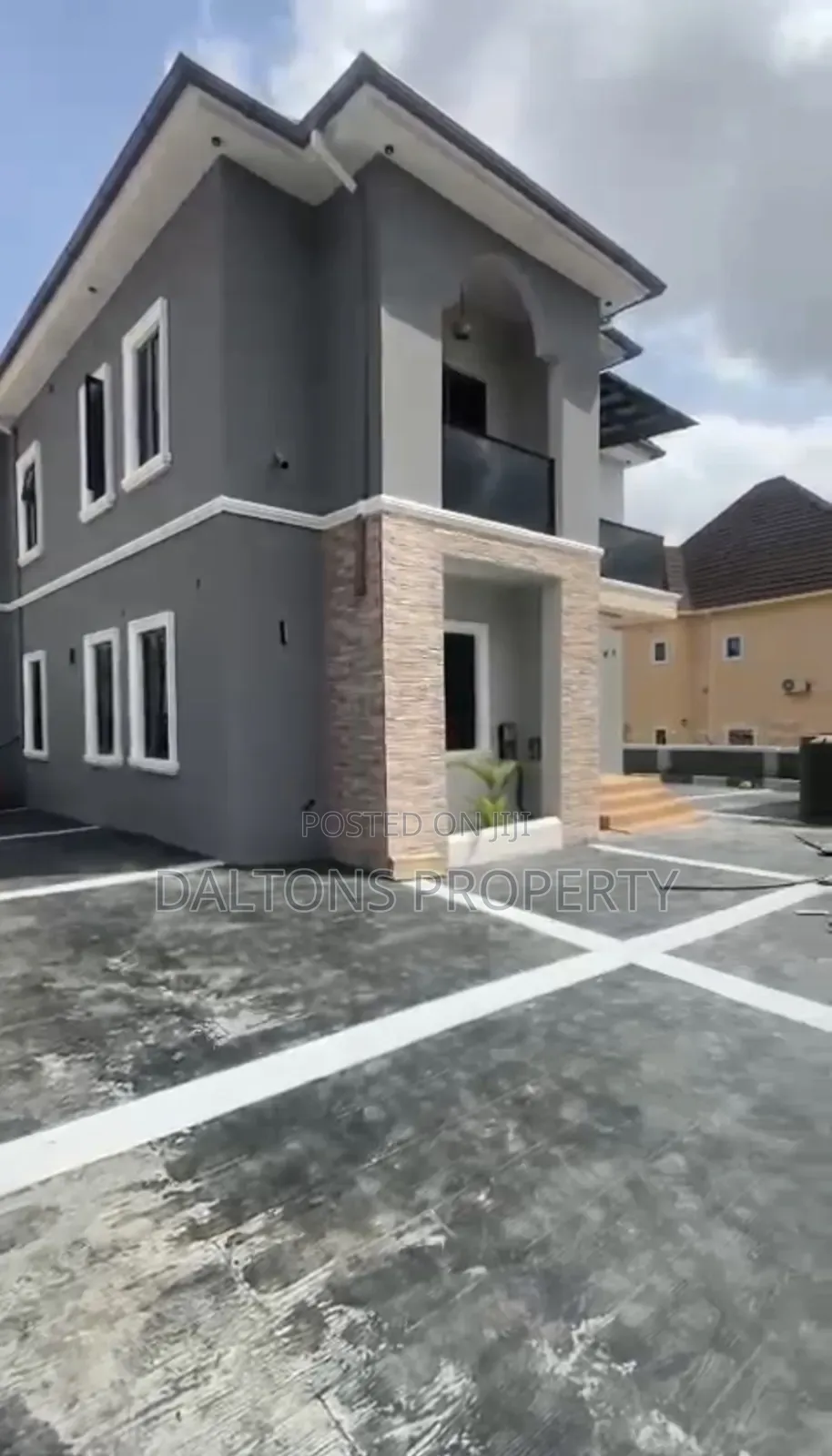 5bdrm Duplex in Penthouse Estate, Lugbe District for sale