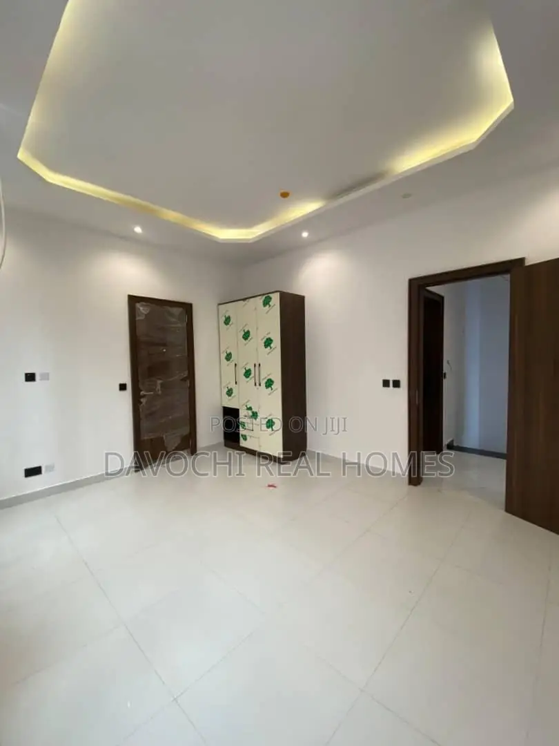 4bdrm Duplex in Lekki Phase1 for rent