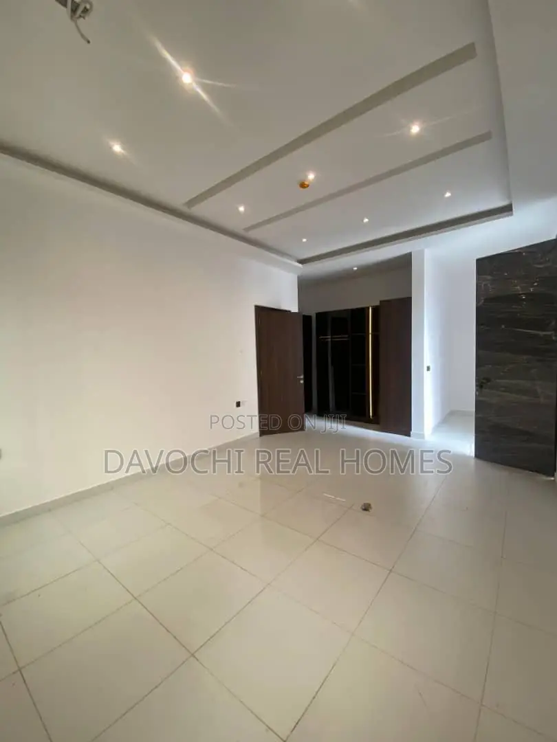 4bdrm Duplex in Lekki Phase1 for rent