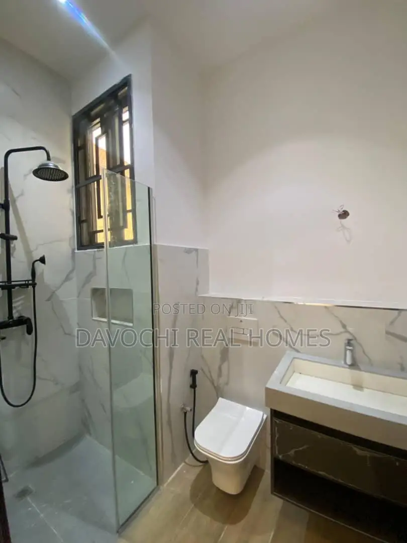 4bdrm Duplex in Lekki Phase1 for rent