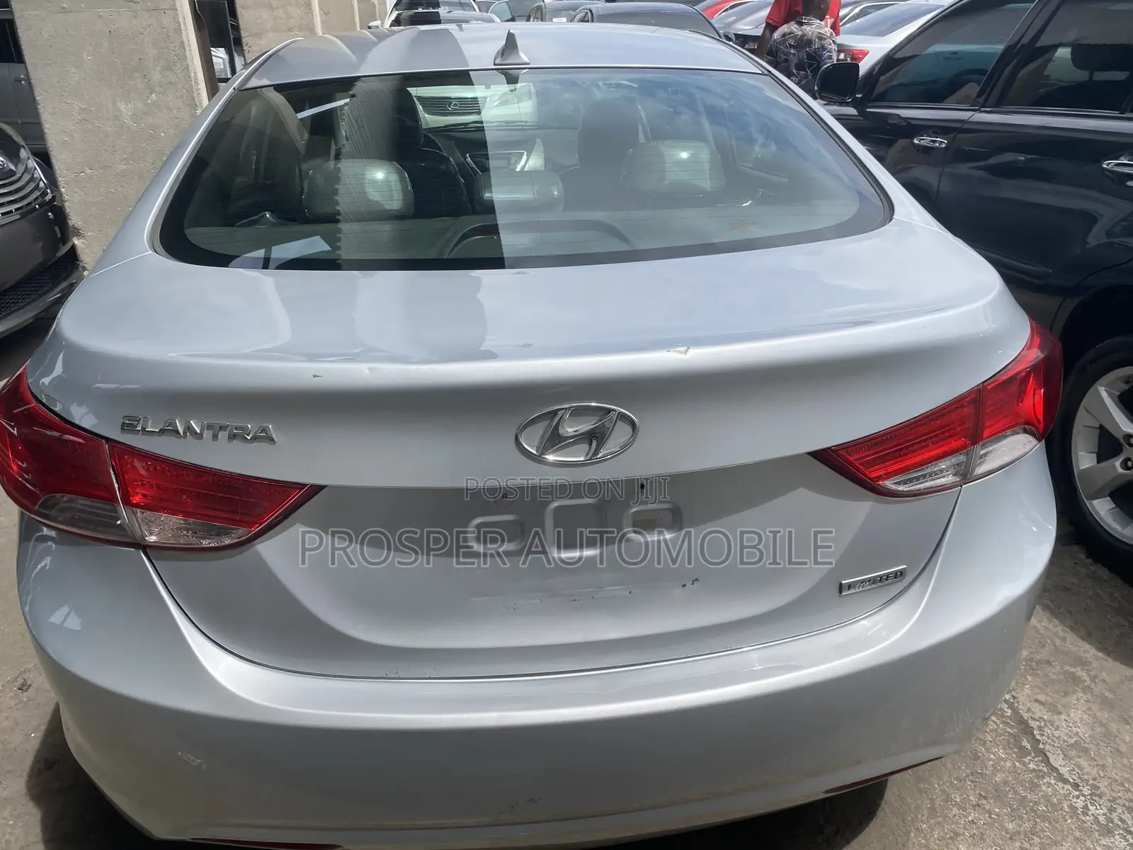 Hyundai Elantra Limited 2012 Silver
