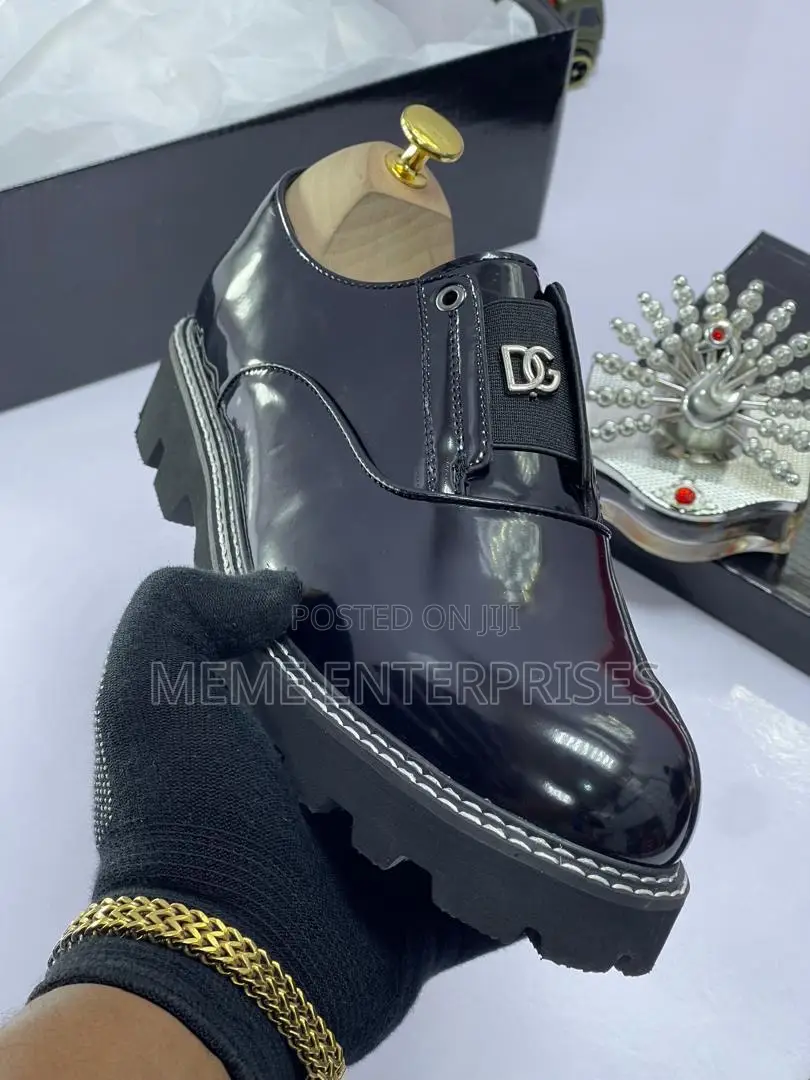 Bottega Sneakers (Black):: 
