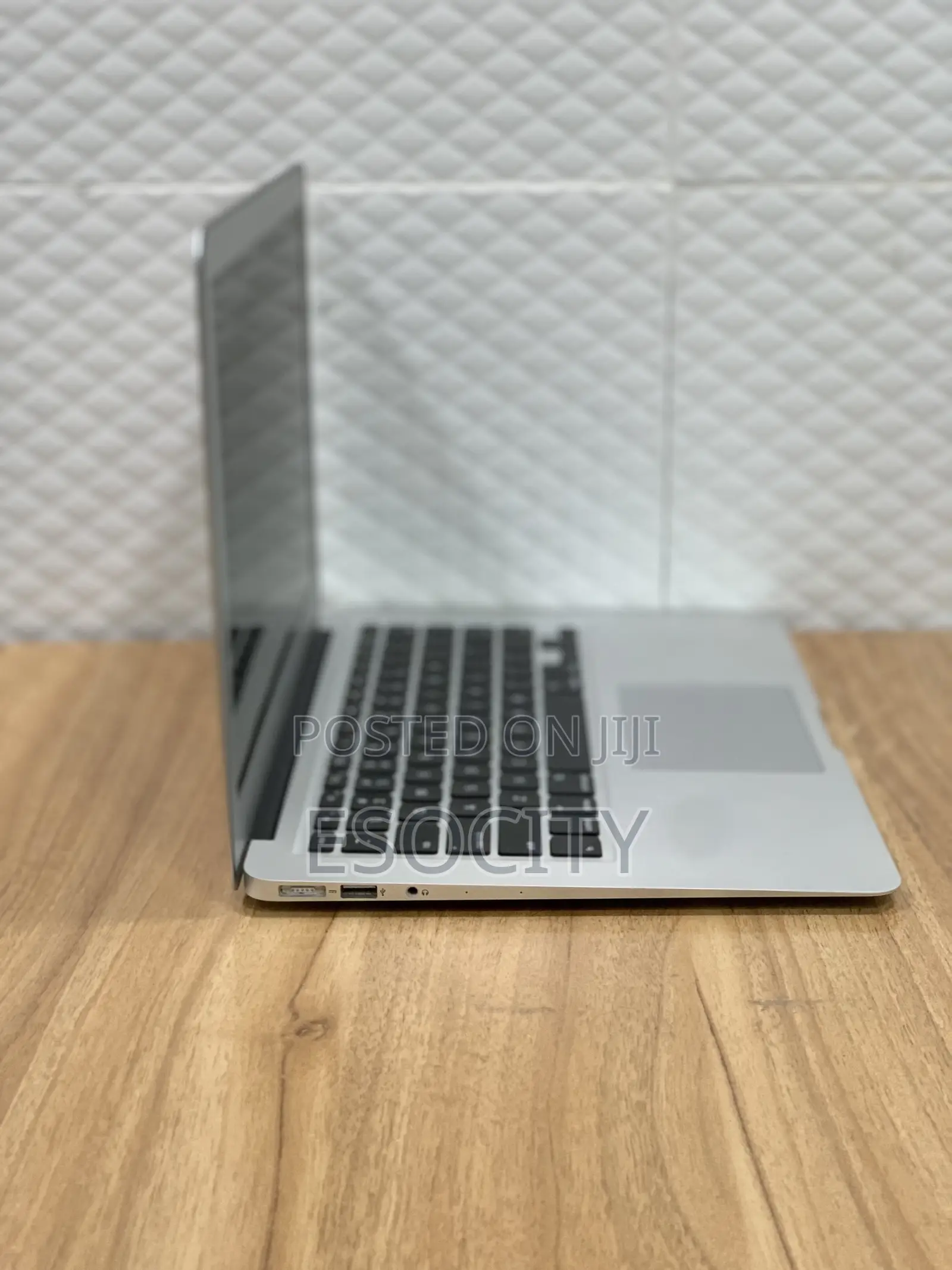 Laptop Apple MacBook Pro 2015 8GB Intel Core I5 SSD 128GB
