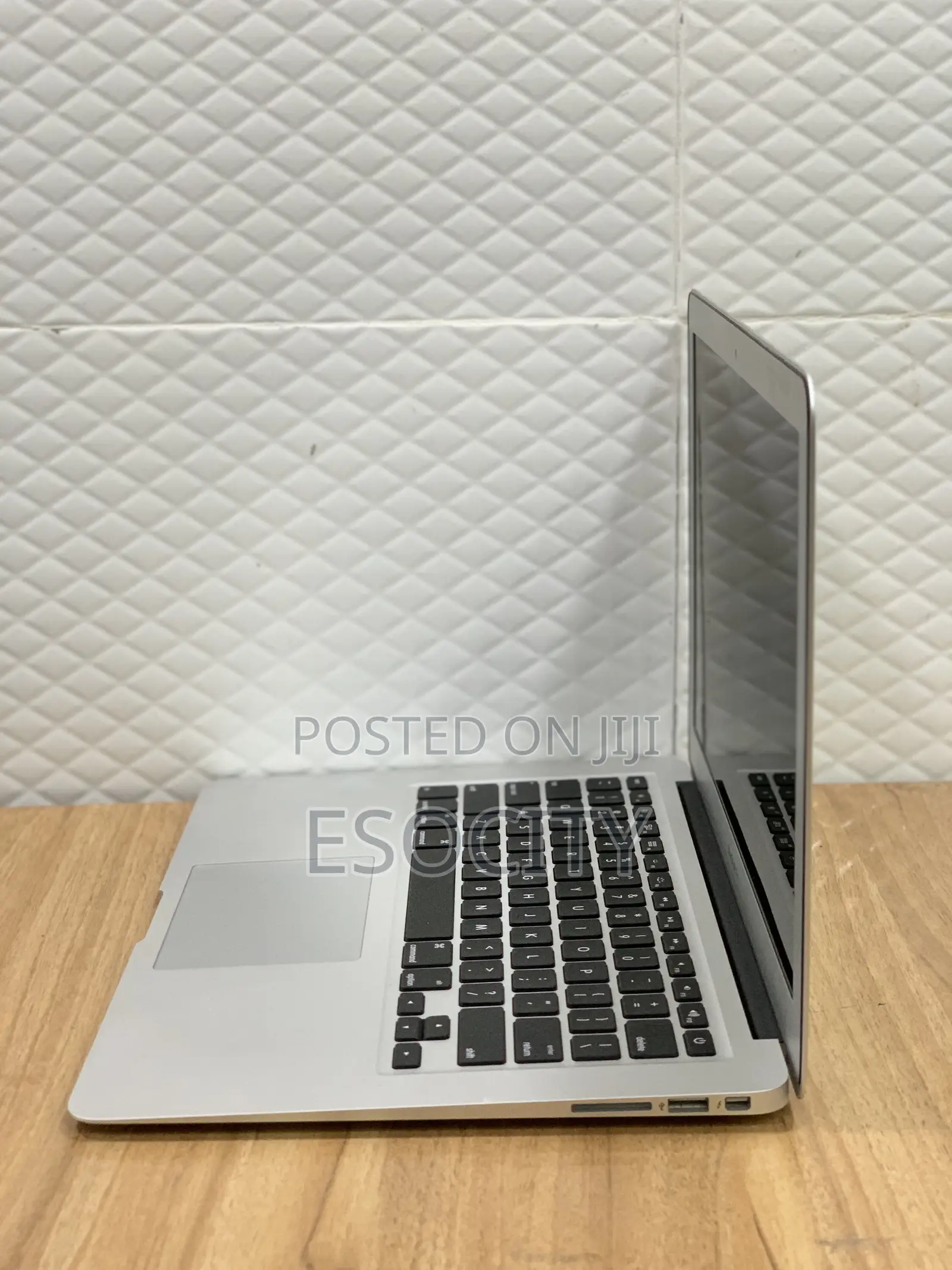 Laptop Apple MacBook Pro 2015 8GB Intel Core I5 SSD 128GB
