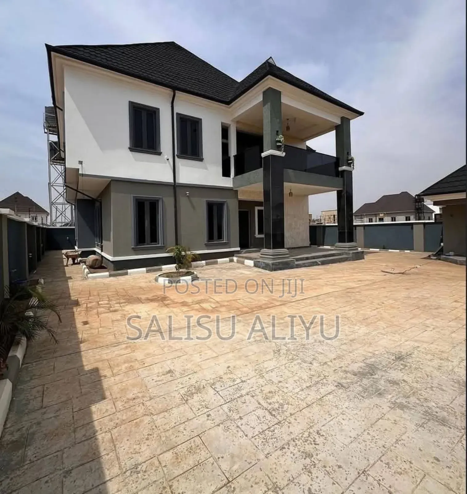 4bdrm Duplex in Life Camp for sale