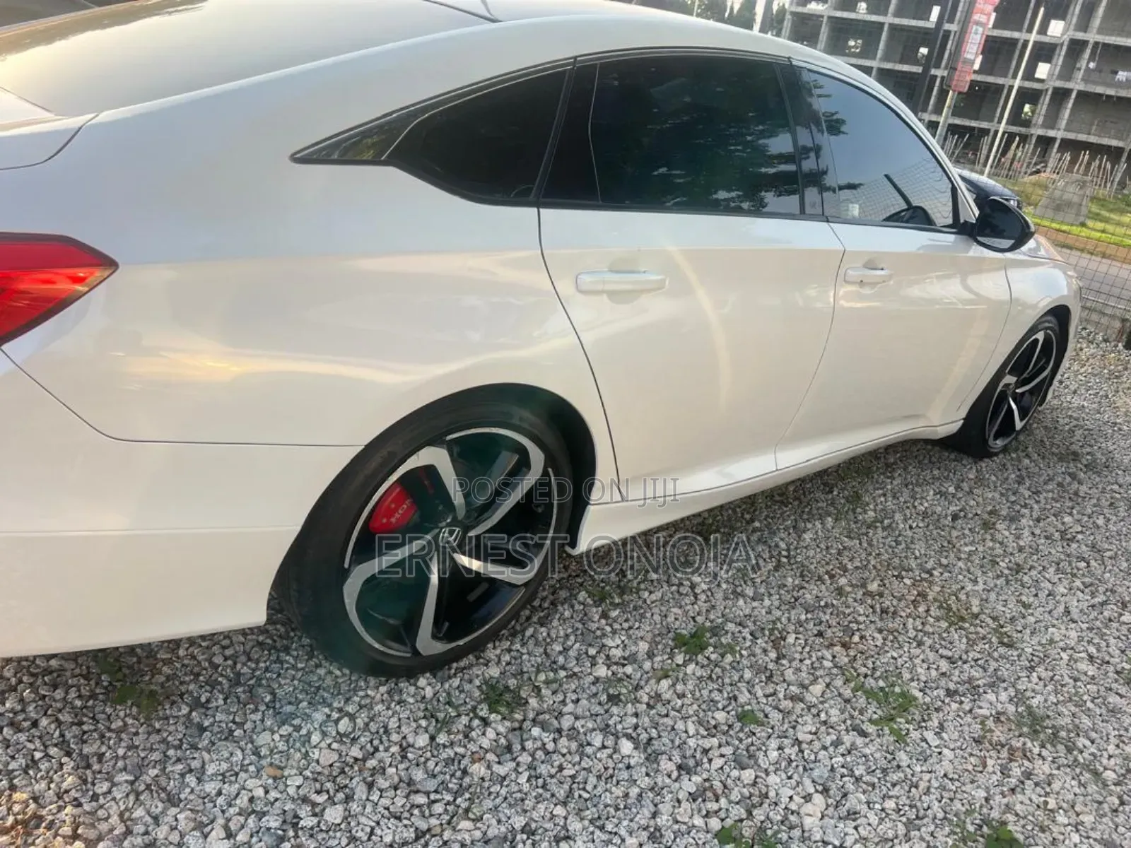 Toyota Camry SE (2.5L 4cyl 8A) 2019 White