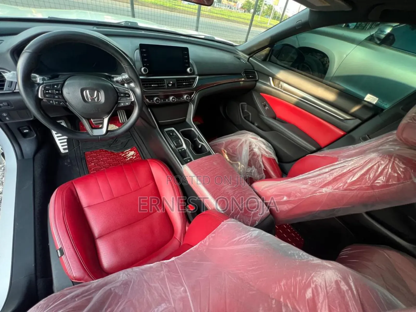 Toyota Camry SE (2.5L 4cyl 8A) 2019 White