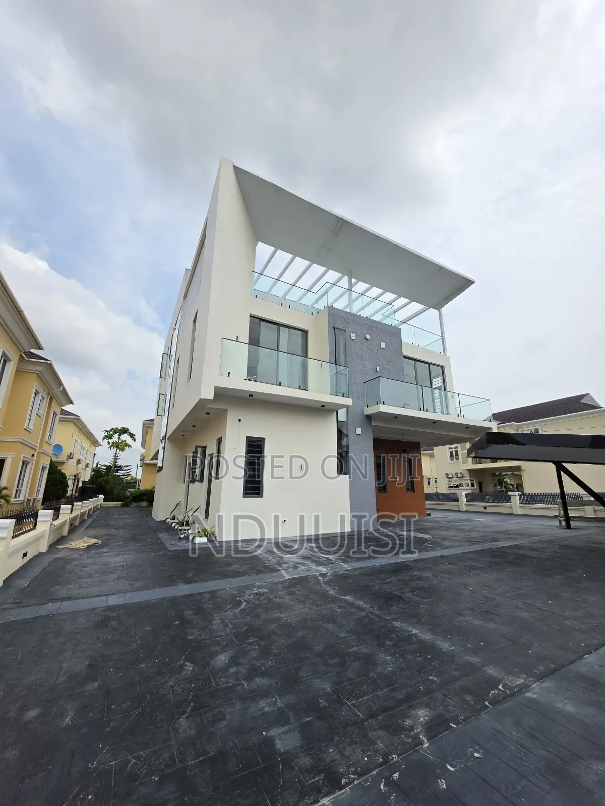 4bdrm Duplex in Northernforesure, Chevron for sale