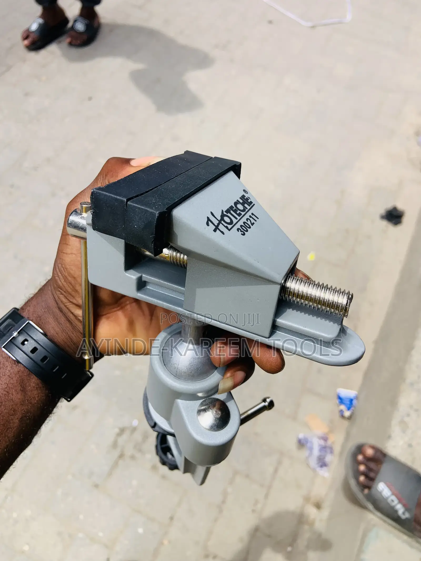 Aluminum Universal Table Vice 3”