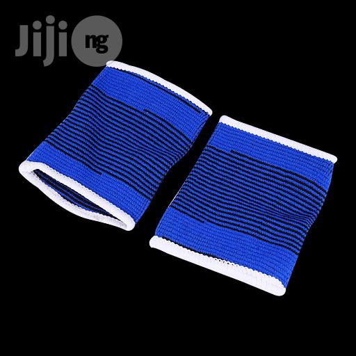 Meitisi Wrist Support Adjustable Fit Elastic