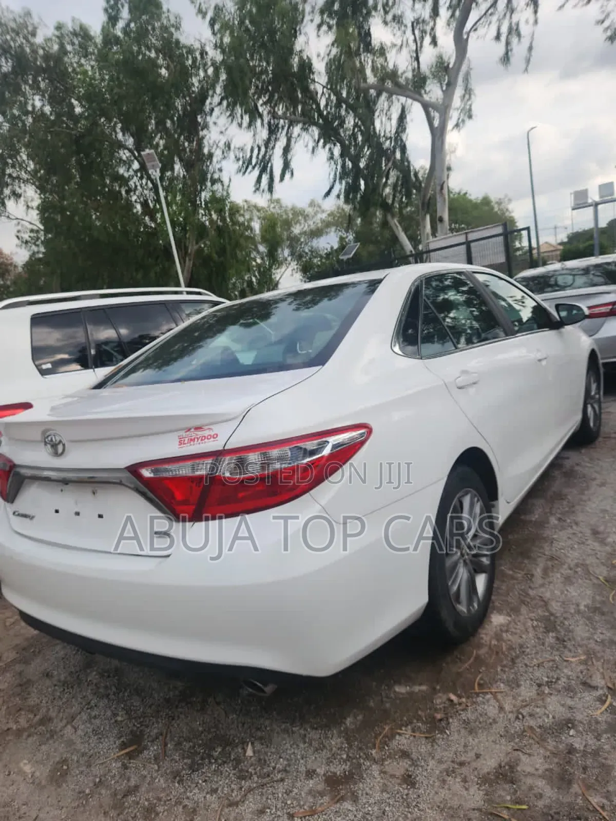 Toyota Camry SE 4dr Sedan (2.5L 4cyl 6A) 2016 White