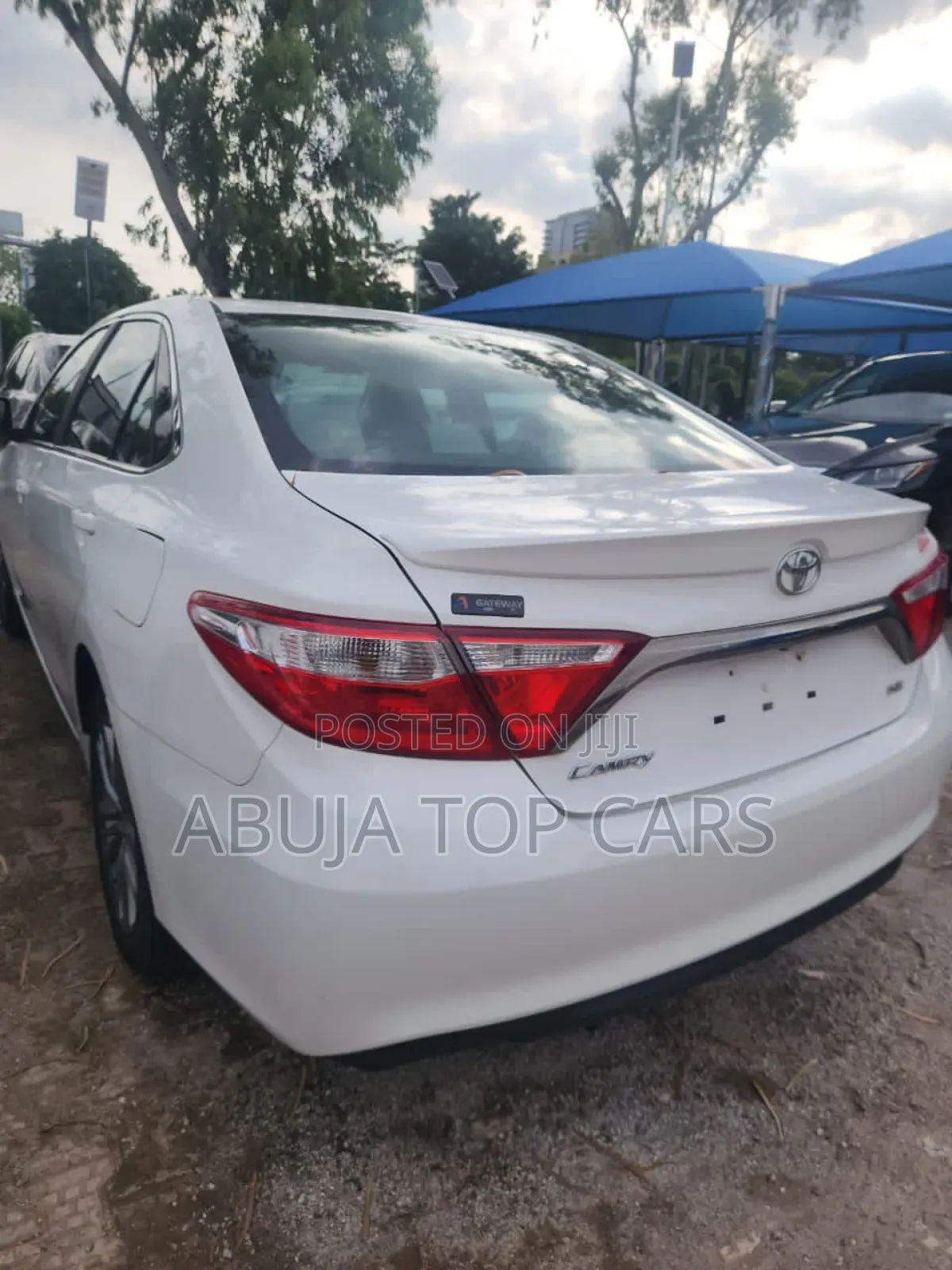 Toyota Camry SE 4dr Sedan (2.5L 4cyl 6A) 2016 White
