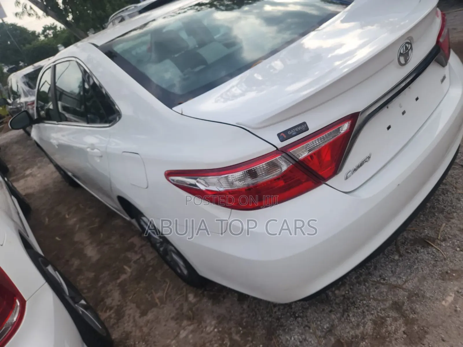Toyota Camry SE 4dr Sedan (2.5L 4cyl 6A) 2016 White